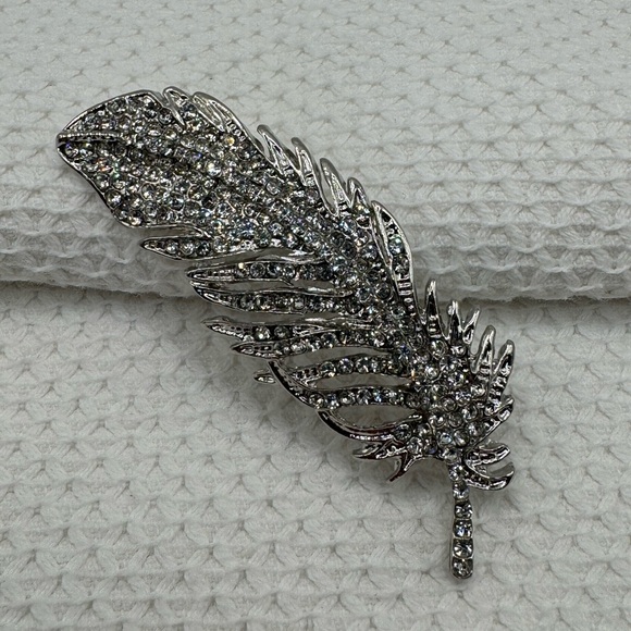 3/$20 Sparkly Feather Metallic Pin Brooch - Picture 4 of 6